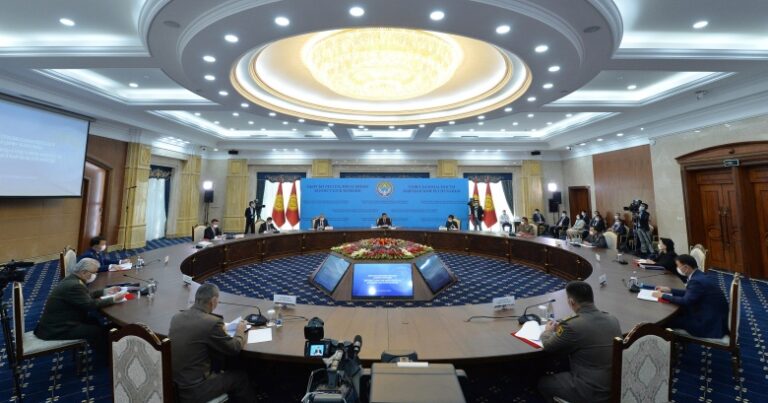Kırgızistan Cumhurbaşkanı Ceenbekov başkanlığında Devlet Güvenlik Konseyi toplandı