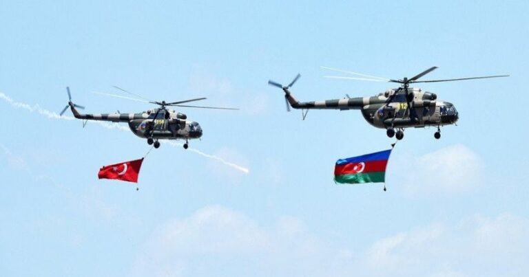 Azerbaycan Savunma Bakanlığı: “Kardeş kardeşe arka çıkarsa, önünde duramaz düşman!”