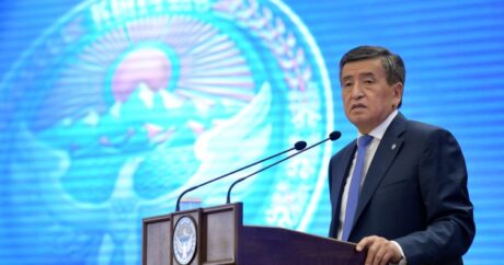 “Kırgızistan’ın bütünlüğü ve halkın birliği tüm yetkilerden daha yüksek” – Ceenbekov