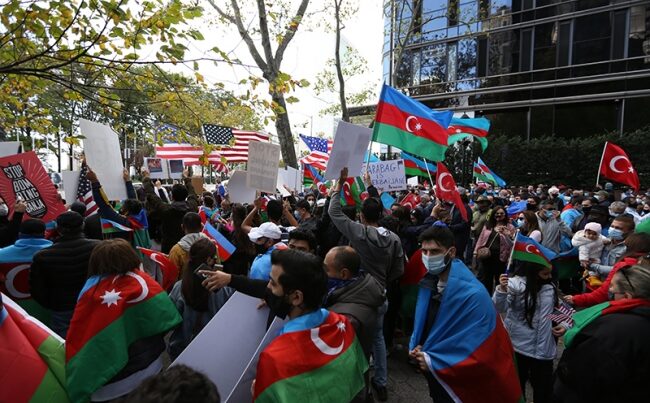 Ermenistan’ın saldırıları New York’ta protesto edildi