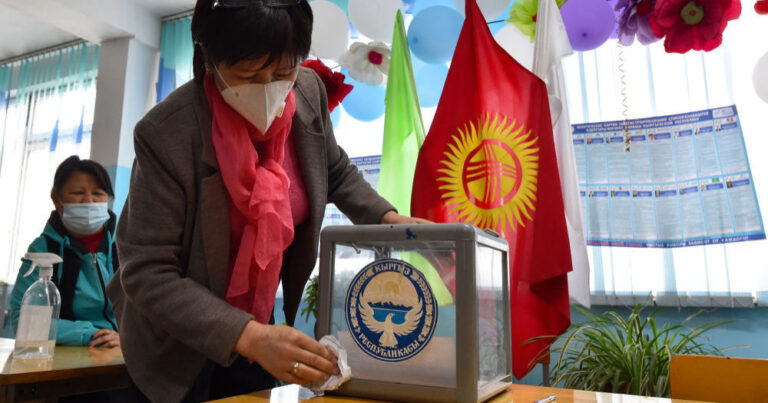 Kırgızistan’da halk sandık başında