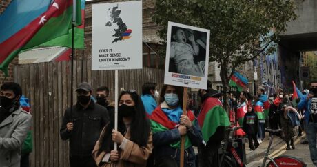 İngiltere’de Ermenistan’ın Azerbaycan’daki sivillere yönelik saldırıları protesto edildi
