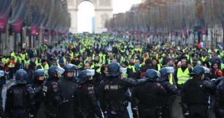 Fransa’da sarı yeleklilerin gösterileri iki yıldır devam ediyor