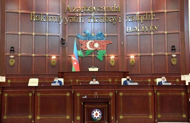 Azerbaycan Meclisi`nden hükümete çağırı: Fransa, Minsk Grubu Eş Başkanlığından çıkarılsın