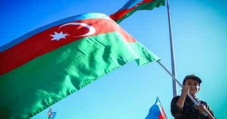 Azerbaycan bağımsızlığın yeniden kazanılmasının 32. yılını kutluyor