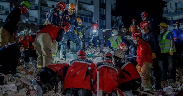 İzmir`deki depremde can kaybı 85 oldu