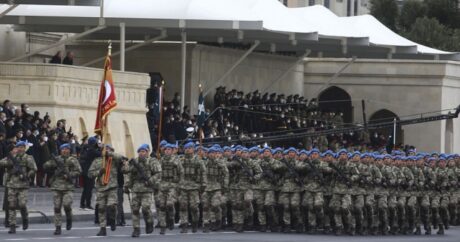Mehmetçik ve Azerbaycan askerlerinden Mehter Marşı eşliğinde zafer yürüyüşü