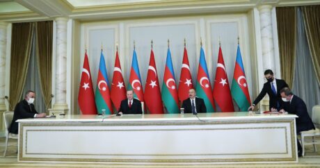 Bakan Çavuşoğlu duyurdu: “Azerbaycan ve Türkiye arasında vizeler kalkıyor”