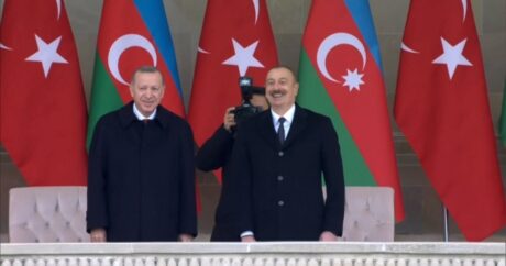 Azerbaycan’ın zafer plakaları: İki lideri gülümseten atıf
