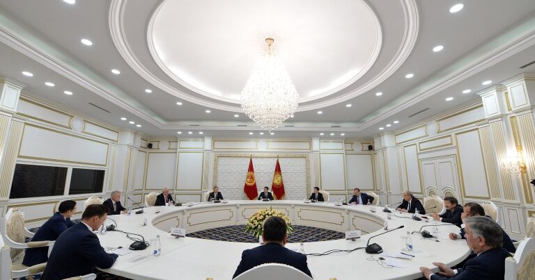 Türk Dünyası kurumlarının temsilcileri, Kırgızistan Cumhurbaşkanı Caparov’a başarı diledi