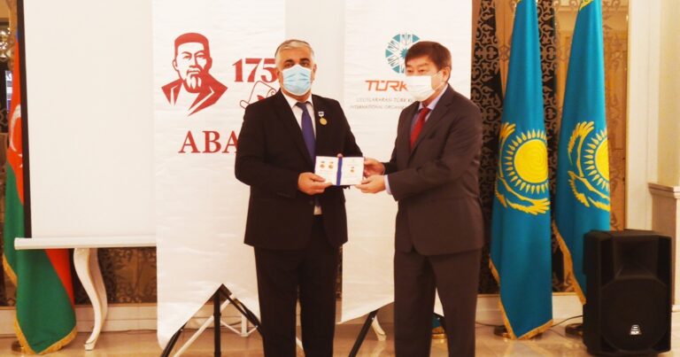 Azerbaycanlı bilim insanlarına TÜRKSOY’un “Abay Madalyası” verildi