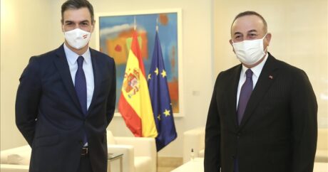 Bakan Çavuşoğlu, İspanya Başbakanı Sanchez ile görüştü
