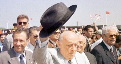 Süleyman Demirel’in şapkası satışa çıktı!