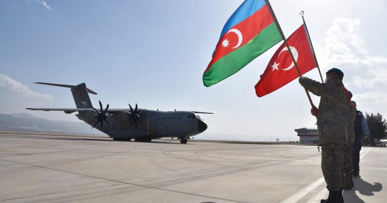 Azerbaycan askerleri komando eğitimleri için Isparta`da