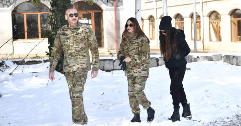 Aliyev ikinci kez Şuşa`da: “Sanki buradan vahşi bir kabile gelip geçmiş”