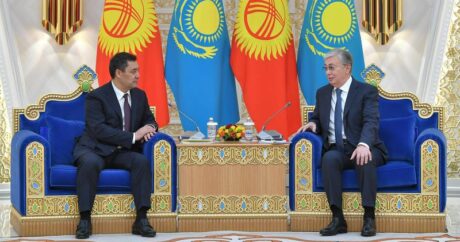 Kırgızistan Cumhurbaşkanı Caparov Kazakistan`da: “Kader bizi birbirimize bağladı”