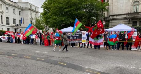 Biden, Türkiye’nin Washington Büyükelçiliği önünde protesto edildi