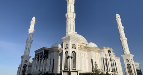 Kazakistan’ın en büyük camisinde Kovid-19 nedeniyle teravih namazı kılınmayacak