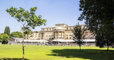 Kraliyet tarihinde bir ilk: Buckingham Sarayı’nın bahçesi halka açılıyor
