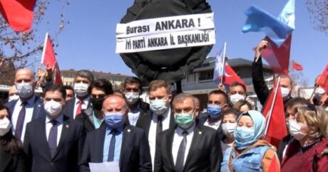 Ankara’da İYİ Parti’den Çin Büyükelçiliği’ne siyah çelenk