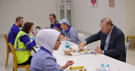 Cumhurbaşkanı Erdoğan, işçilerle iftar yaptı