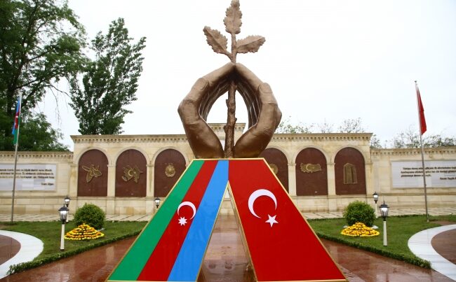 “Türkiye-Azerbaycan Kardeşlik Parkı” açıldı