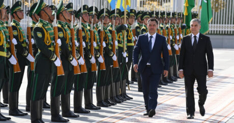Kırgızistan Cumhurbaşkanı Caparov Türkmenistan`da