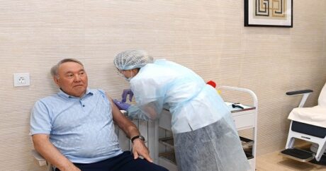 Elbaşı Nazarbayev Kovid-19 aşısı oldu