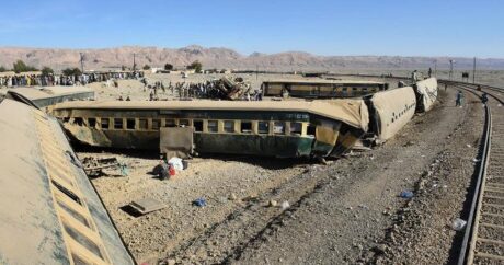 Pakistan’da feci tren kazası: 30 kişi öldü