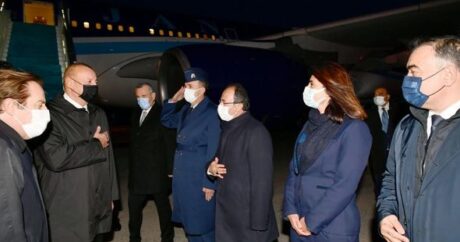 Aliyev Türkiye’ye geldi