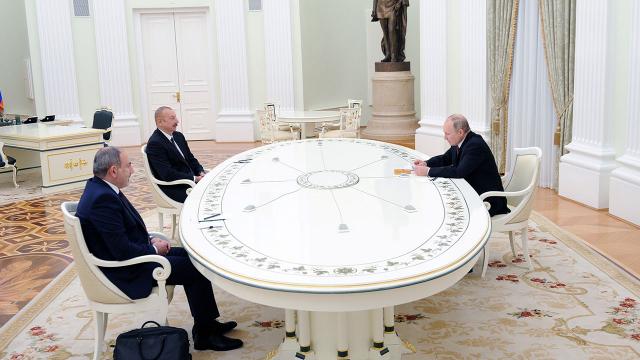 Putin, Aliyev ve Paşinyan Soçi’de bir araya geliyor