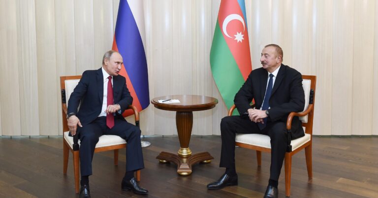 Putin ile Aliyev Rusya-Ukrayna arasındaki gerginliği görüştü