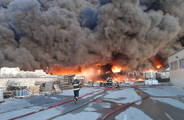 Azerbaycan’da büyük yangın: Helikopterlerle müdahele ediliyor