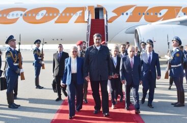 Venezuela Cumhurbaşkanı Maduro Azerbaycan’a geldi