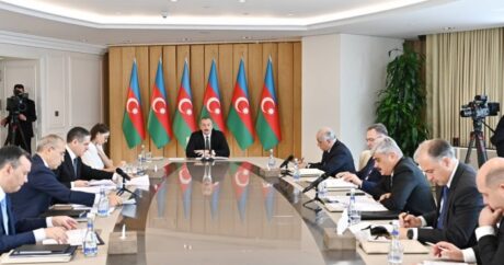 İlham Aliyev, bu yılın son altı ayının sonuçlarına ilişkin toplantı yaptı