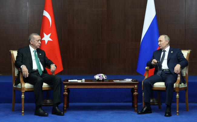 Erdoğan Putin`le görüştü: “Akkuyu’nun açılması dünyada farklı bir ses getirecek”