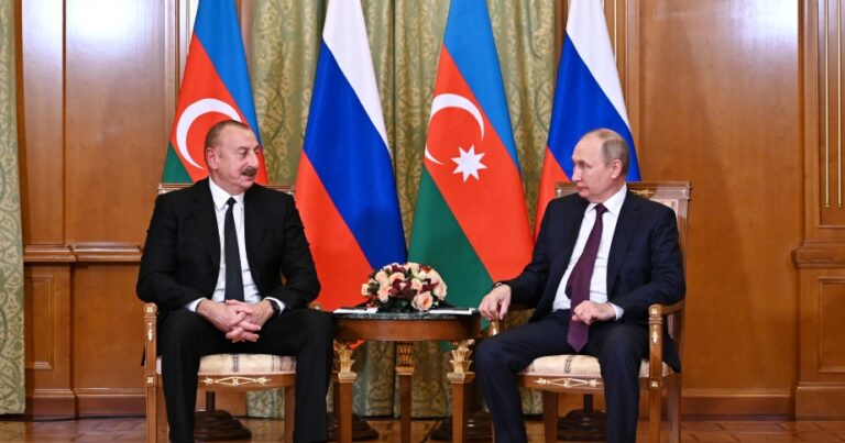 Aliyev Putin`in yüzüne söyledi: “Bu hususta istişare edeceğimiz konu yok”