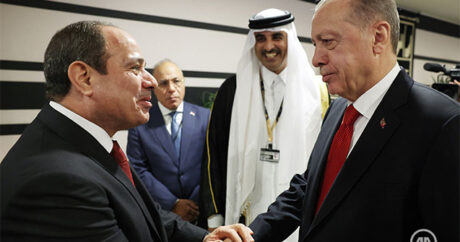 Cumhurbaşkanı Erdoğan, yıllar sonra ilk defa Mısır Cumhurbaşkanı Sisi ile bir araya geldi
