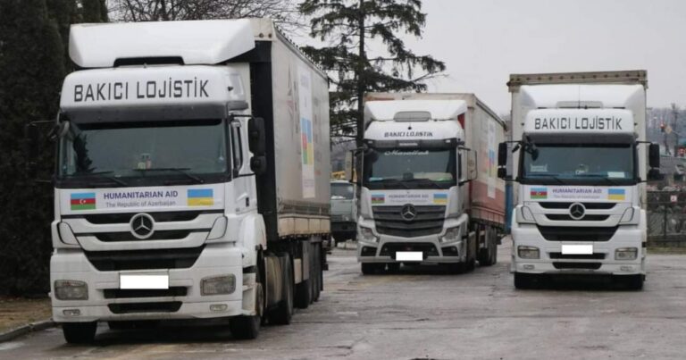 Azerbaycan`ın gönderdiği insani yardım konvoyu Ukrayna`ya ulaştı