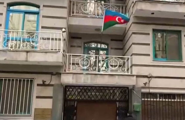 Azerbaycan’ın İran Büyükelçiliğine silahlı saldırı düzenlendi!