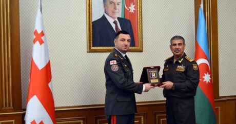 Azerbaycan Savunma Bakanı, Gürcistanlı tuğgeneral ile görüştü