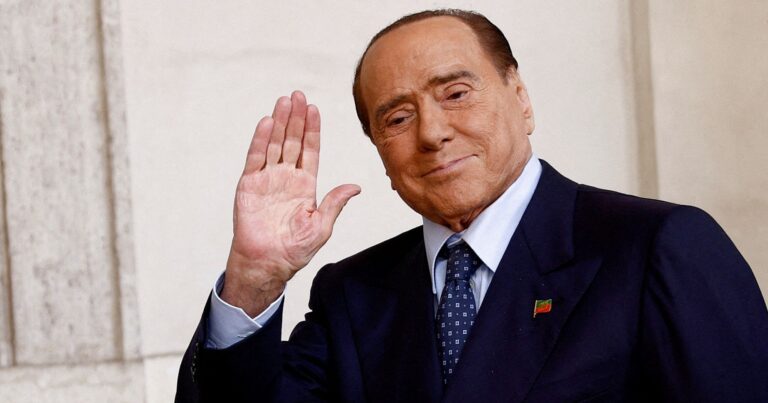 İtalya’nın eski başbakanı Silvio Berlusconi hayatını kaybetti