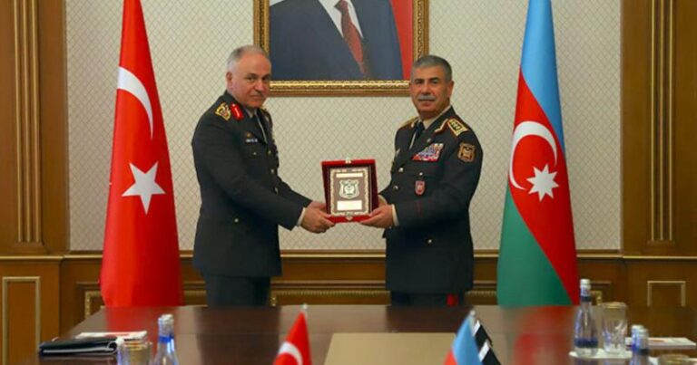 Genelkurmay Başkanı Gürak, Azerbaycan Savunma Bakanı Hasanov’la görüştü