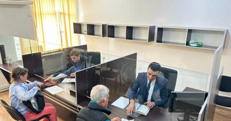 Azerbaycan devlet kurumları, Karabağ’daki Ermeni nüfusa hizmet vermeye başladı
