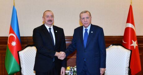 Cumhurbaşkanı Erdoğan Aliyev ve Tokayev ile görüştü