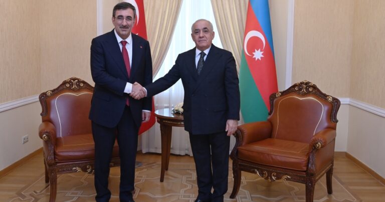 Türkiye Cumhurbaşkanı Yardımcısı Yılmaz, Azerbaycan Başbakanı Esadov görüştü