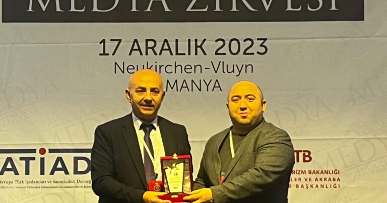 Agil Alesger`e Almanya`da Türk Dünyası Medyasına Hizmet Ödülü verildi