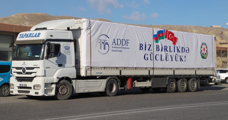 Azerbaycan’dan depremzedeler için 18 tonluk yardım malzemesi