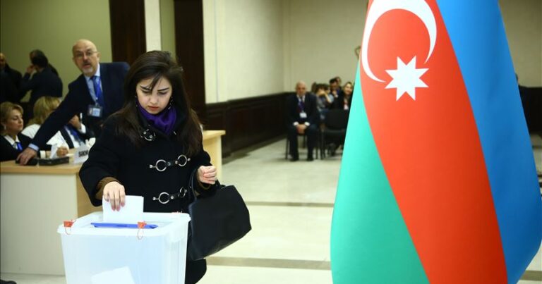 Azerbaycan halkı, yarın cumhurbaşkanı seçimi için sandık başına gidecek