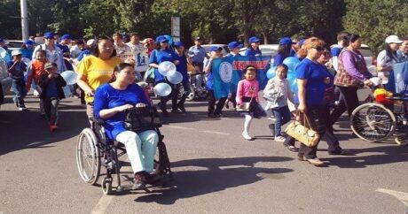 Kırgızistan’da engelli bakıcılarına maaş ödenmesi uygulaması devam ediyor